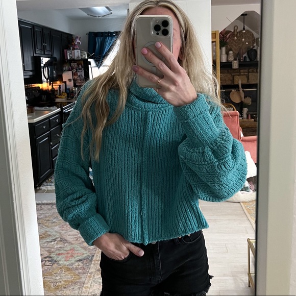 Free People - Picture 2 of 7